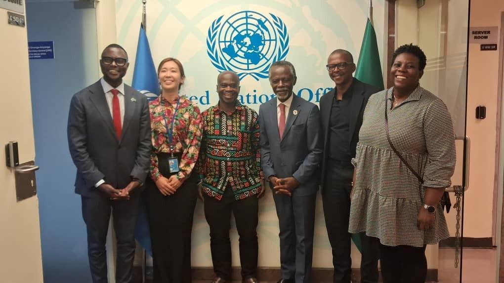 srsg_to_the_au_meets_chair_of_the_african_group_of_negotiators_on_climate_change.jpg